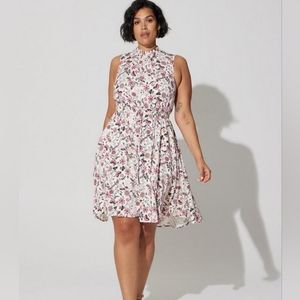 Like new Torrid floral midi dress
